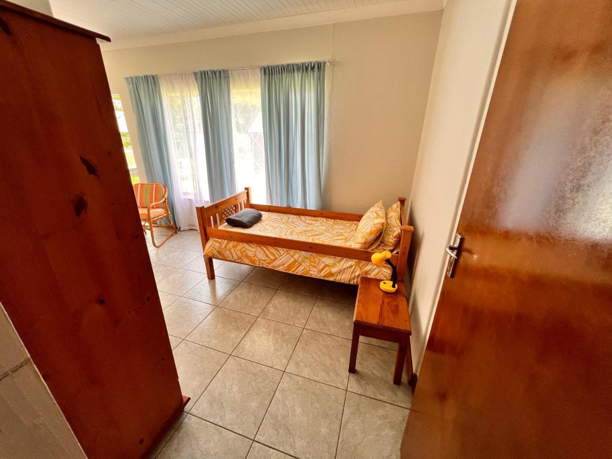 Firefly Budget Friendly Guest House Kempton Park Exterior foto