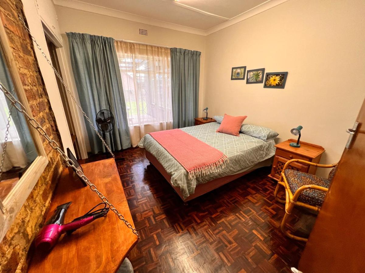Firefly Budget Friendly Guest House Kempton Park Exterior foto